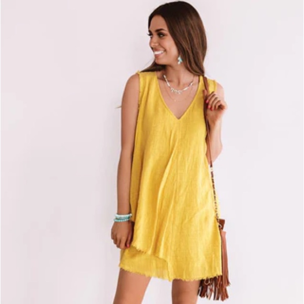 Vici Yellow Sleeveless V-Neck Shift Dress